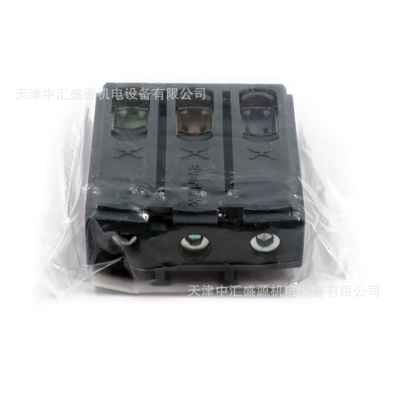 LAD96560C-4.jpg